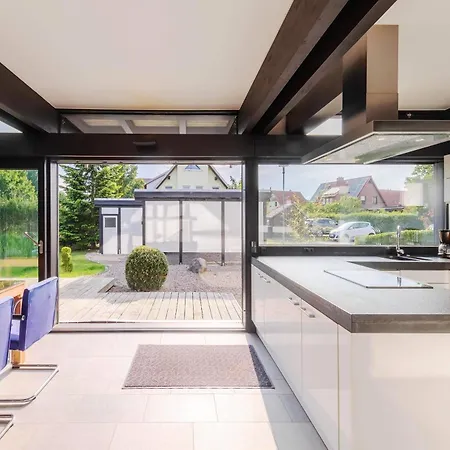 Huf Haus - Moderne Trifft Handwerkskunst * Waren (Mueritz)