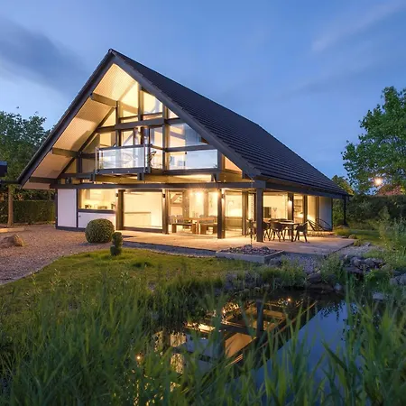 Huf Haus - Moderne Trifft Handwerkskunst 펜션